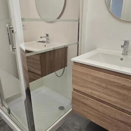 Le Charme Du Sanctuaire 8 Couchages 400m De La Grotte