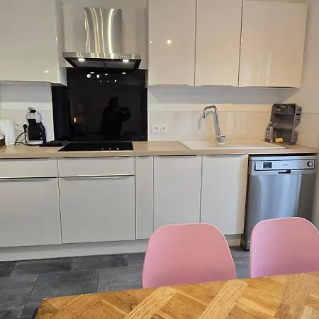 Le Charme Du Sanctuaire 8 Couchages 400m De La Grotte *